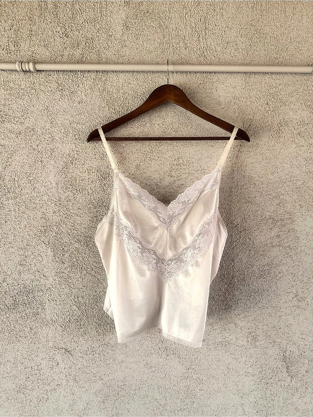 Vintage Lace Trim Camisole in White Size Medium